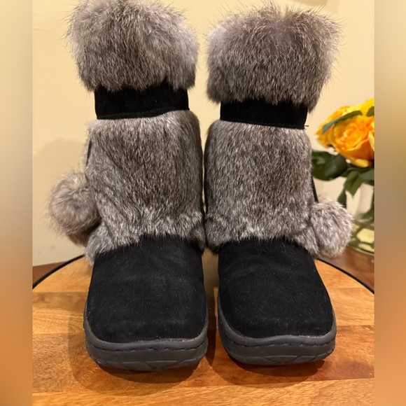 BEARPAW Tama Winter Boots Black Grey Rabbit Fur Suede Snow PomPom - Picture 4 of 11